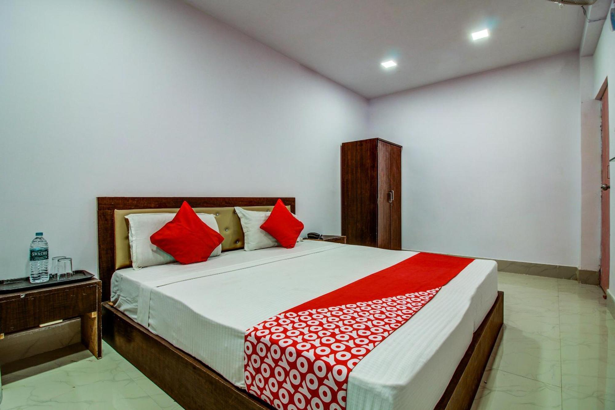 Hotel Oyo Flagship Spc & Span Jamshedpur Exterior foto