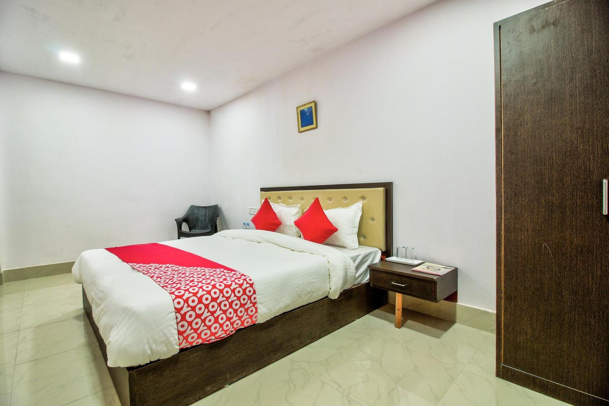 Hotel Oyo Flagship Spc & Span Jamshedpur Exterior foto
