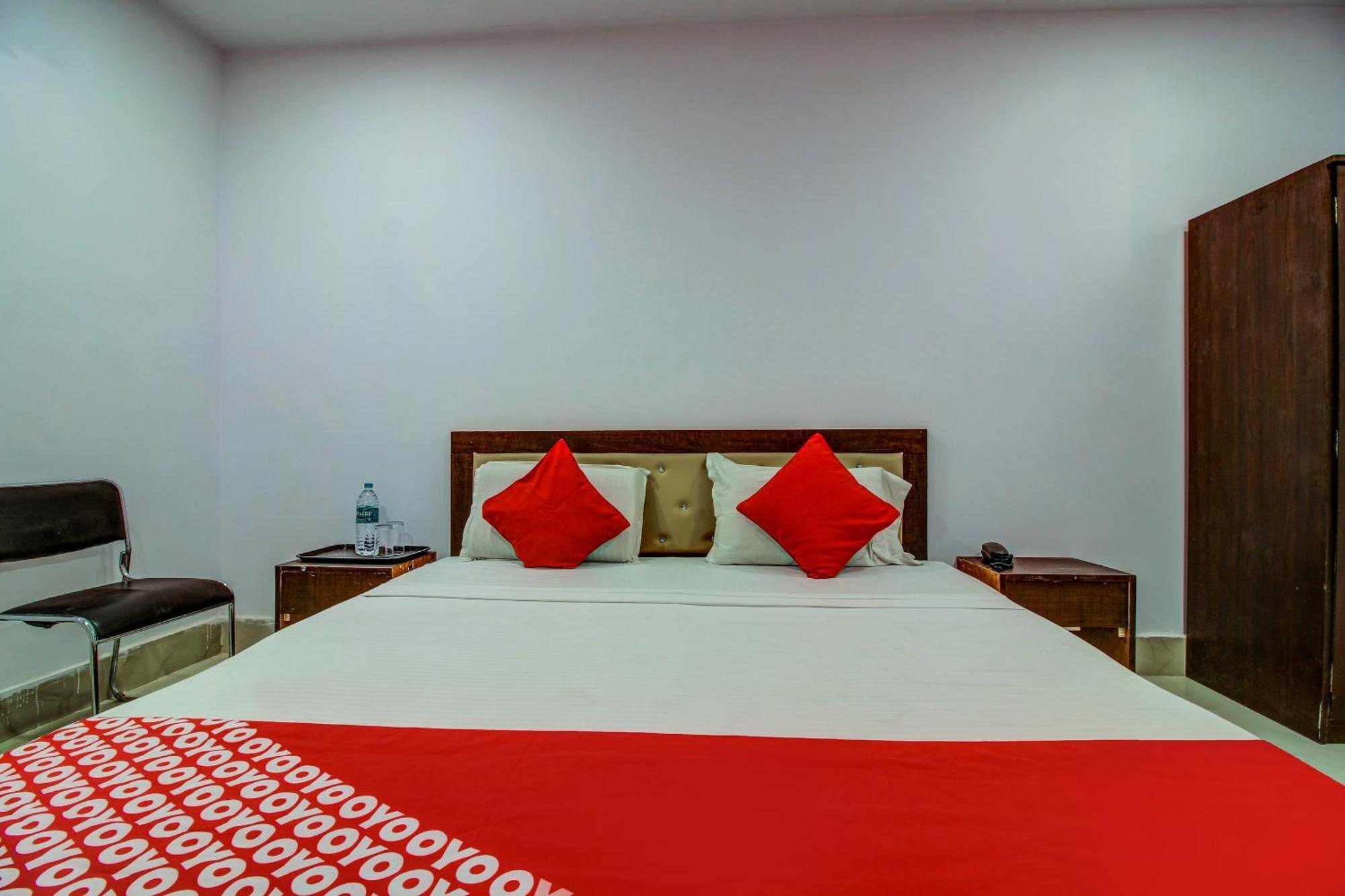 Hotel Oyo Flagship Spc & Span Jamshedpur Exterior foto